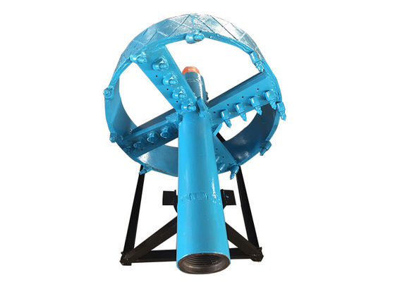 API 168mm OD. Siyah Fluted Karbid Çelik Uçan Kesiciler 1800mm